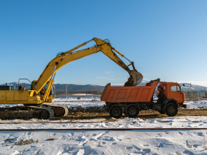 Zdjęcie koparki i ciężarówki